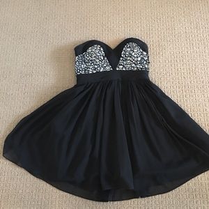 Black AKIRA Short Dress Fantastic Beading SZ L